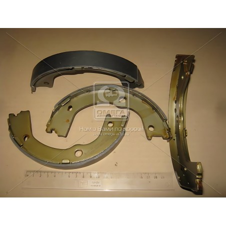 ➤ Колодка гальм. барабан. HYUNDAI SANTA FE, KIA SORENTO, SSANGYONG KORANDO задн. (вир-во LPR) 01047