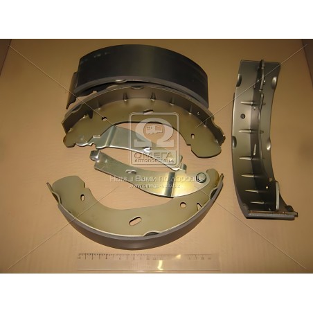 ➤ Колодка гальм. барабан. FORD TRANSIT задн. (вир-во LPR) 07790