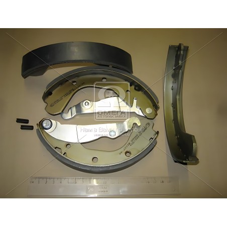 ➤ Колодка гальм. барабан. OPEL CORSA/KADETT D/E задн. (вир-во LPR) 04660