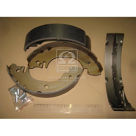 ➤ Колодка гальм. барабан. FORD TRANSIT 80-120 задн. (вир-во LPR) 07410