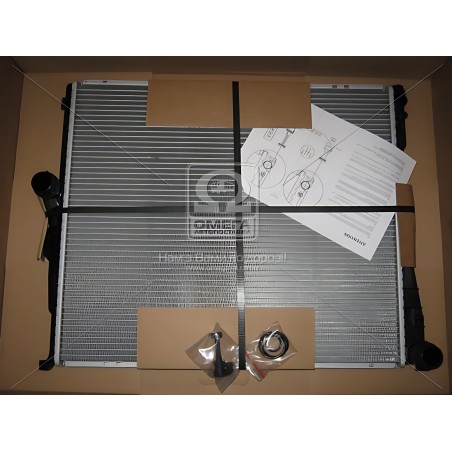 ➤ Радіатор охолодження BMW X3 E83 (04-) (вир-во Nissens) 60803A