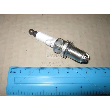 ➤ Свічка запалювання MULTI GROUND MB C, E 2.0, 2.3 95-03 (вир-во CHAMPION) OE032/T10