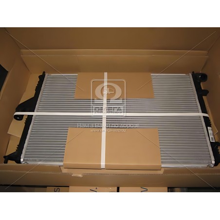 ➤ Радіатор охолодження RENAULT DUSTER (10-), LOGAN I (04-), SANDERO I (08-) (вир-во Nissens) 637612