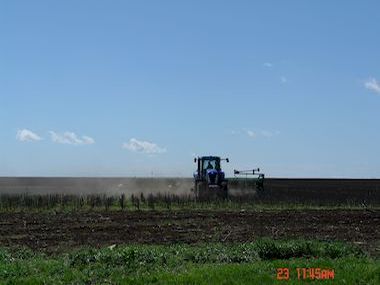 Запчастини і деталі до тракторів, комбайнів, спецтехніки